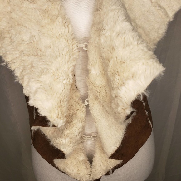 Jou Jou Faux Shearling Vest - Picture 2 of 5